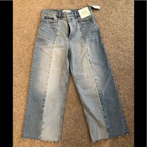 Abercrombie the crop wide leg ultra high rise jeans size 28/6
